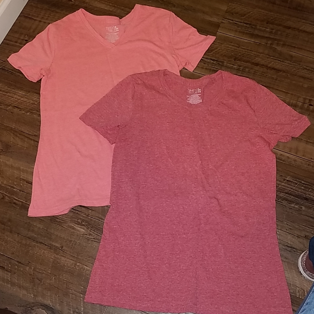 2 cute tees like new